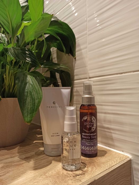 Zestaw Avon balsam Perceive + mgiełka Planet SPA + spray do paznokci