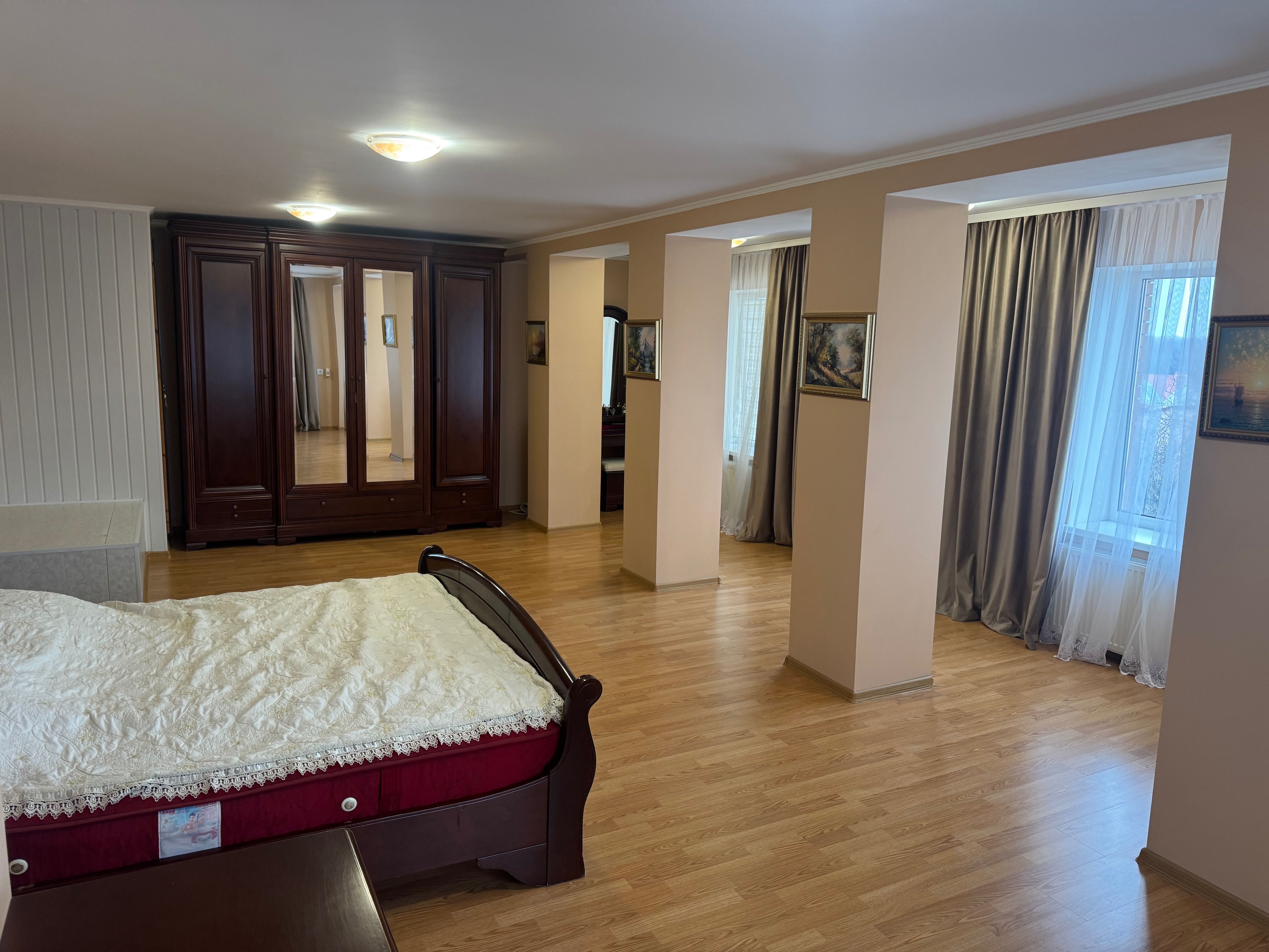 Продаж будинку 622 м.кв як для житла, так і комерційна інвестиція