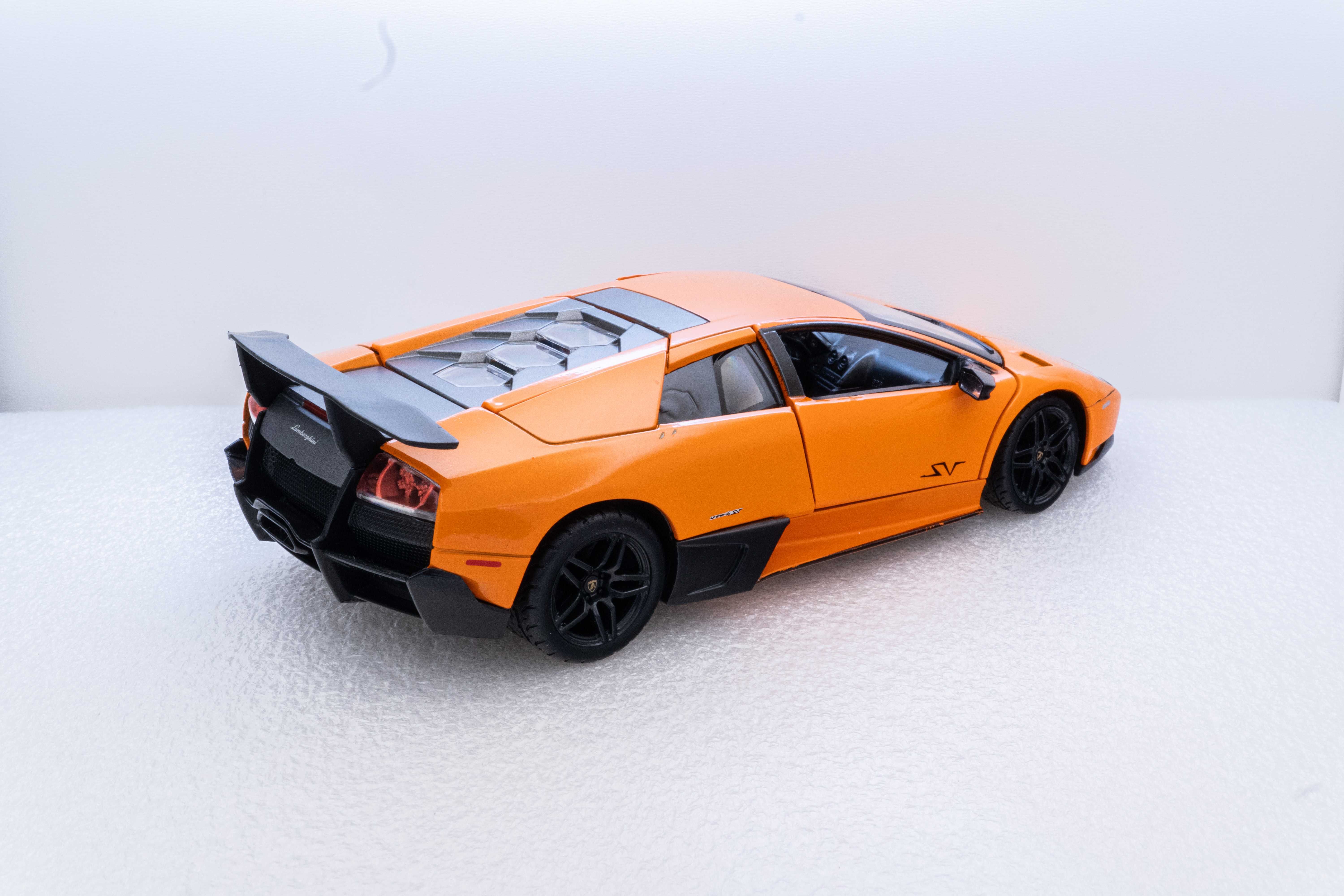 Model Lamborghini Murcielago LP 670–4 SuperVeloce Arancio Atlas