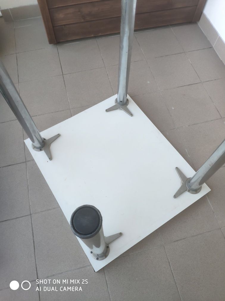Stolik na balkon do domu .