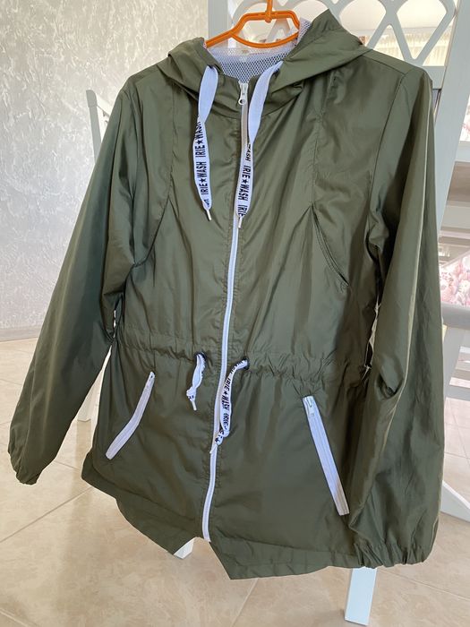 Куртка жіноча