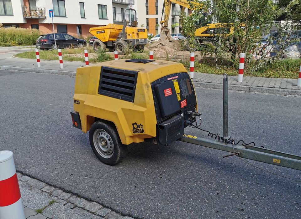 Kompresor Śrubowy przewoźny spalinowy Kaeser M20 2011 rok