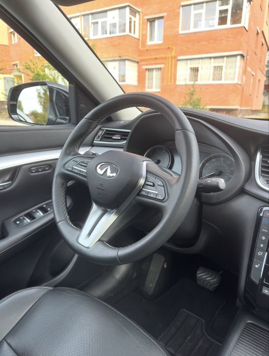 Infiniti QX50 2018 — премиальный кроссовер в идеальном состоянии