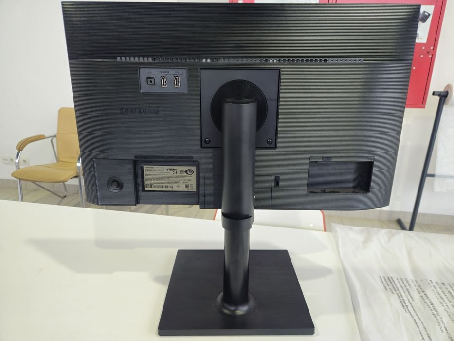 Состояние, как новый Монитор Samsung  24" F24T450FQI