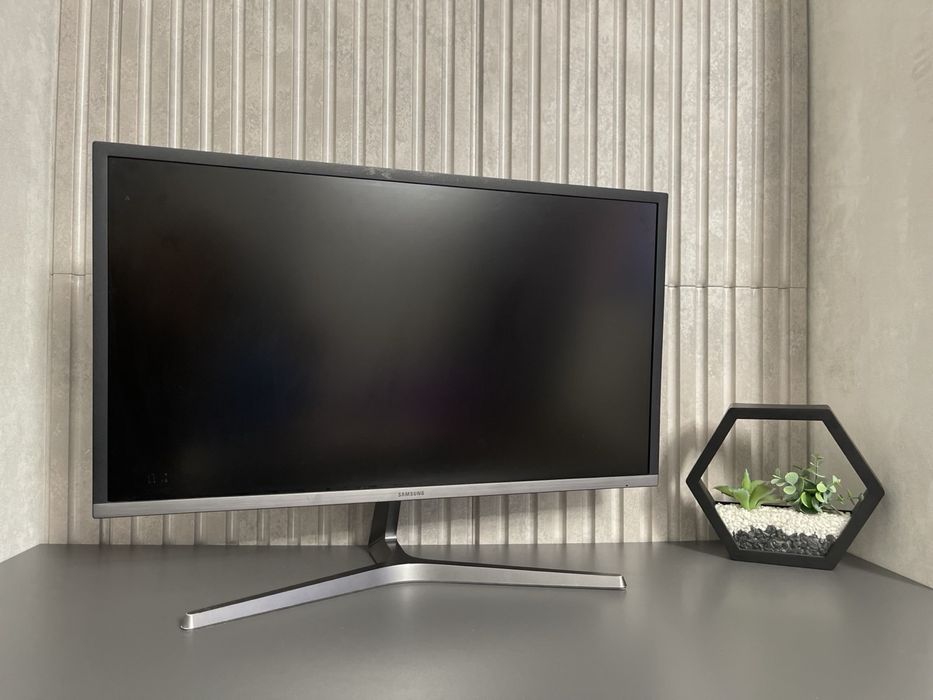 4К монітор 28 дюймів Samsung