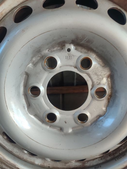 Диски металеві r16 mercedes sprinter 6.130 et51 dia 84.1
