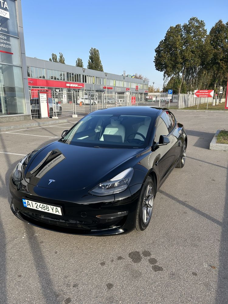 Автомобіль Tesla Model 3 2022 Dual Motor