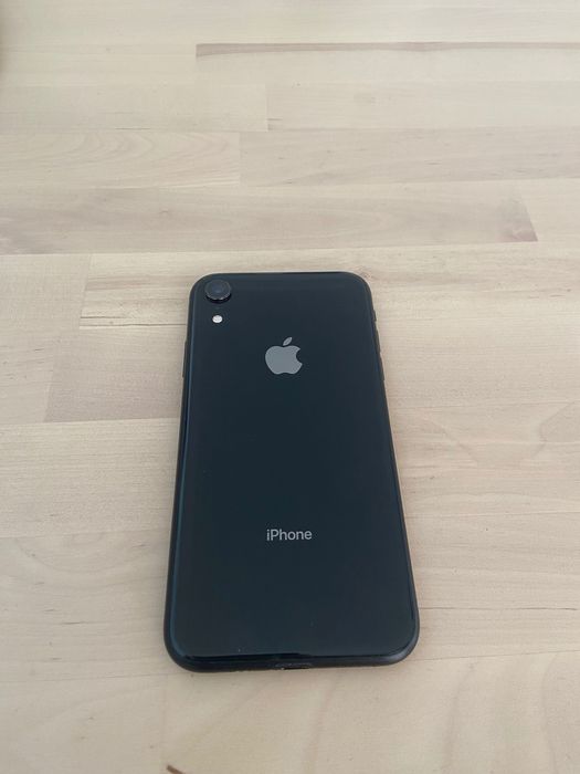 iPhone XR, 64gb. + capas e acessórios