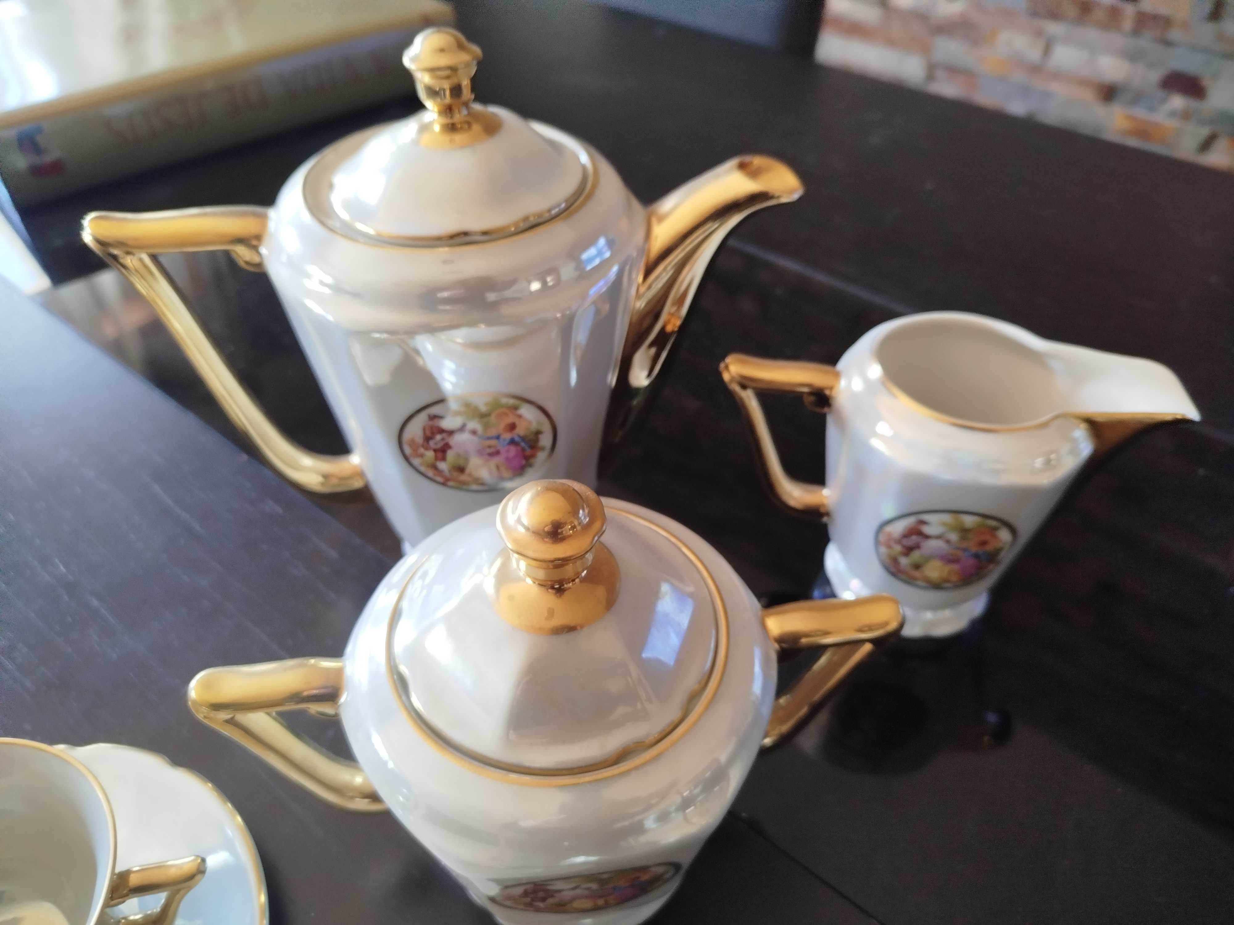 Serviço de Café CF Viana