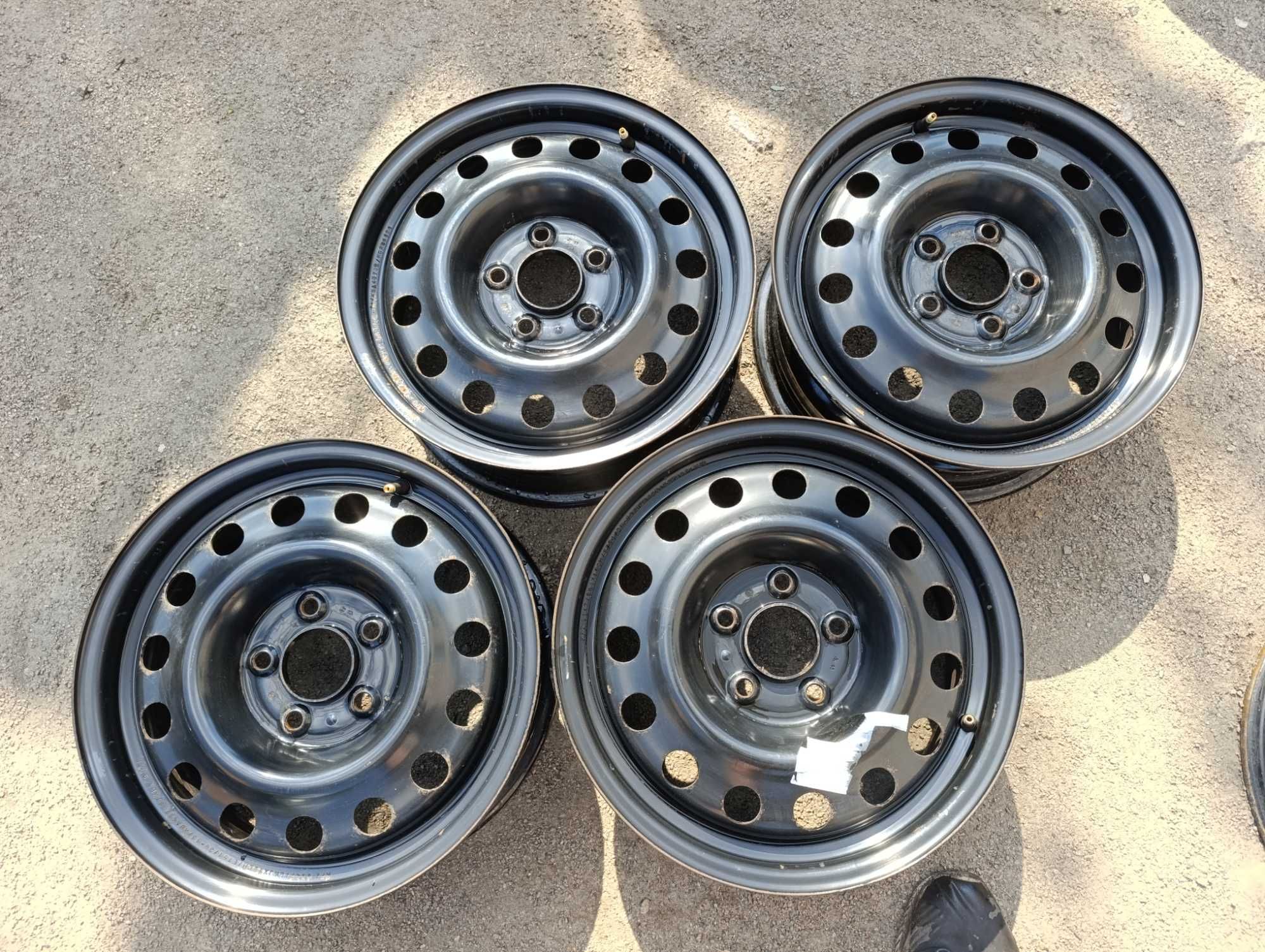 Диск стальні r16 5*114.3 Hyundai Elantra i30 ix20 ix35 Kia Ceed Cerato