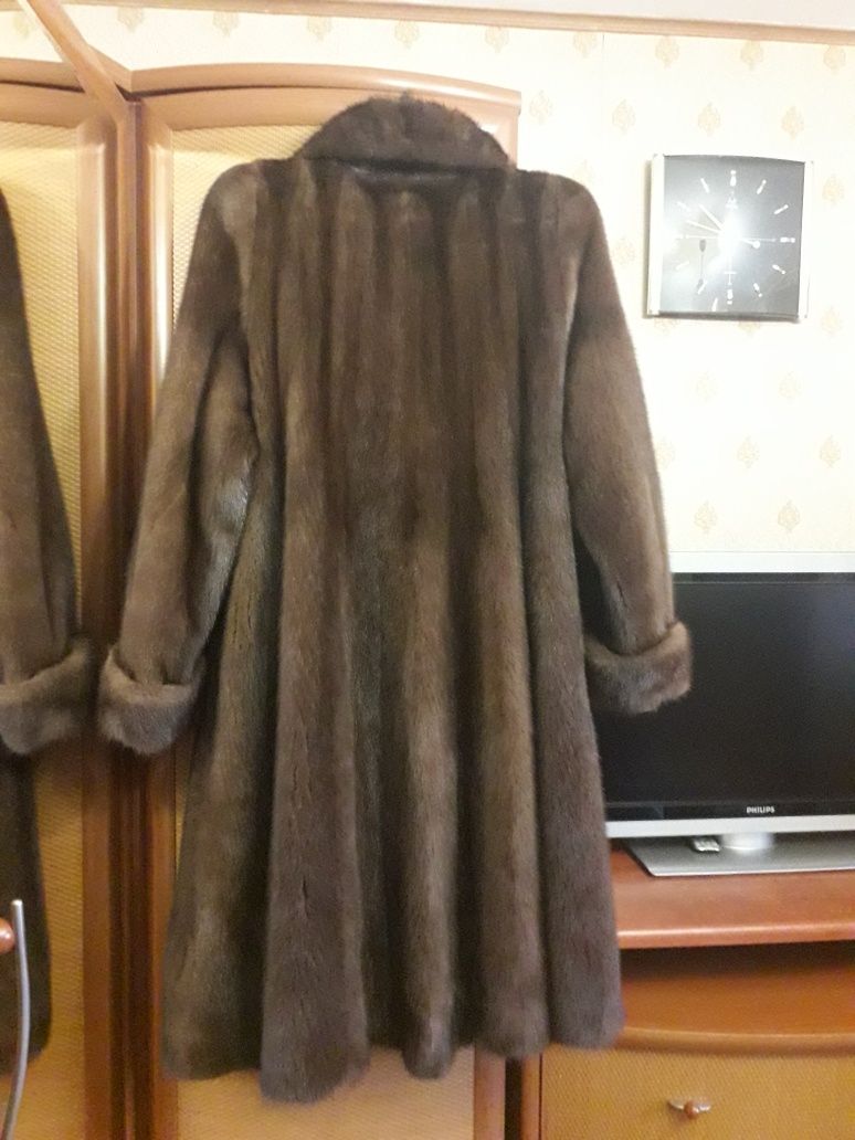 Продам норковую шубу