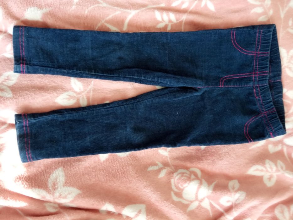 Spodnie sztruksy rozmiar 98