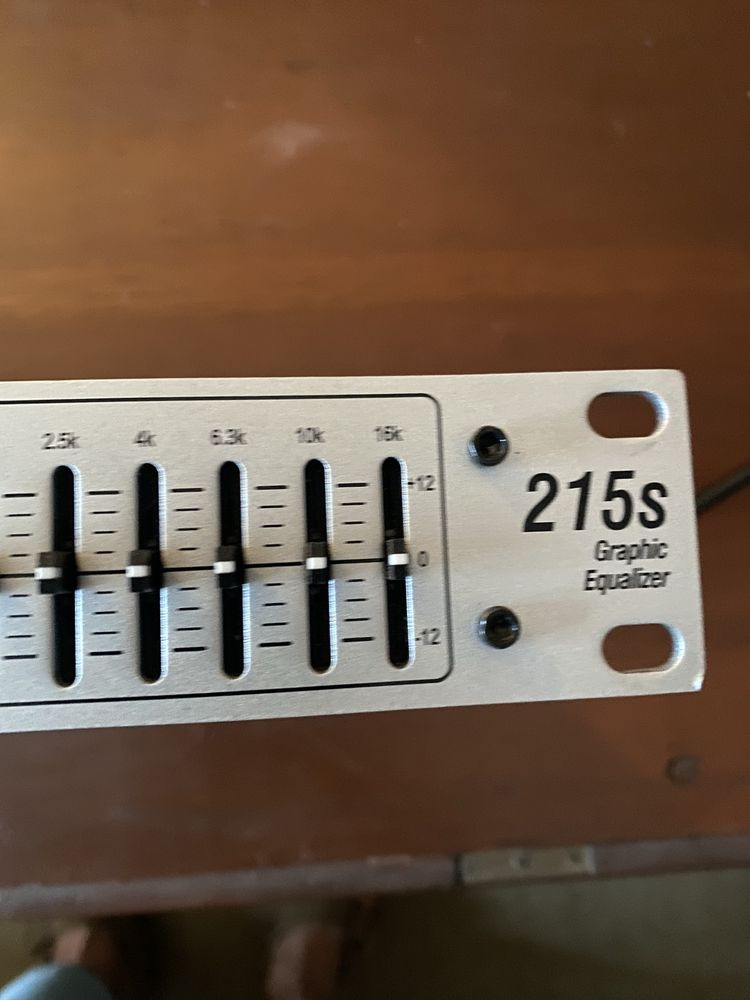 dbx 215s Equalizador