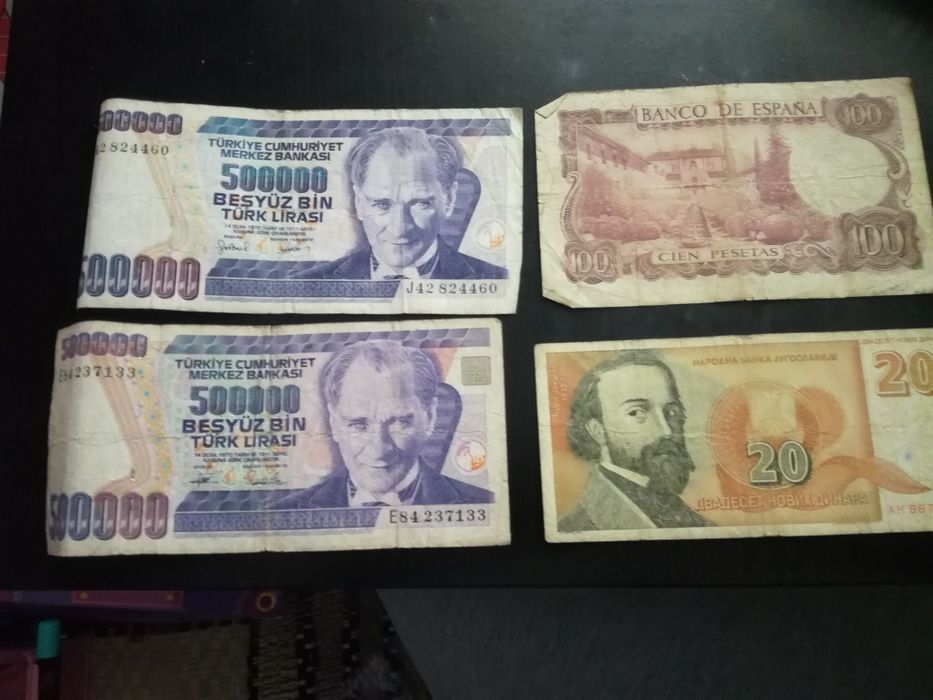 Notas e moedas antigas