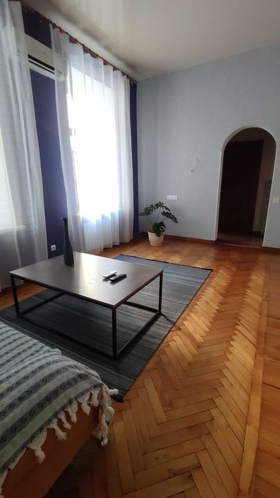 Сдам до травня. Від ріелтора. 2 кімнатна, Осипова/Троїцька.