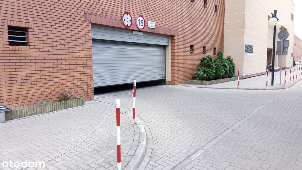 Sprzedam miejsce parkingowe Praga-Południe Trzy Wieże Ostrobramska 83A