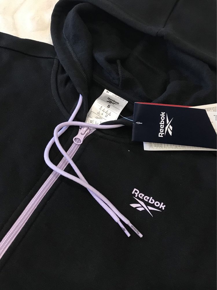Продам жіночий флісовий спортивний костюм Reebok