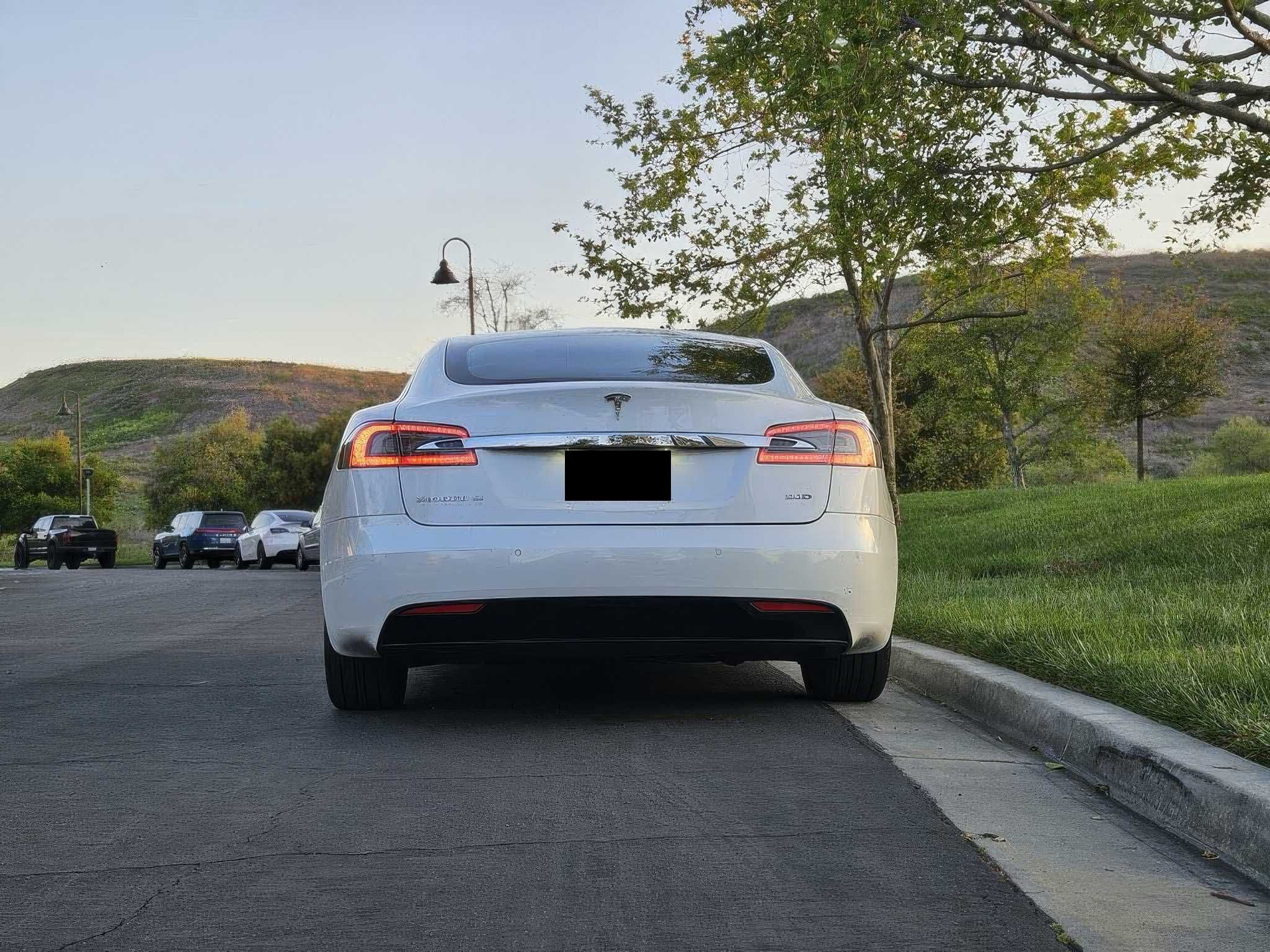 2017 Tesla Model S 90D