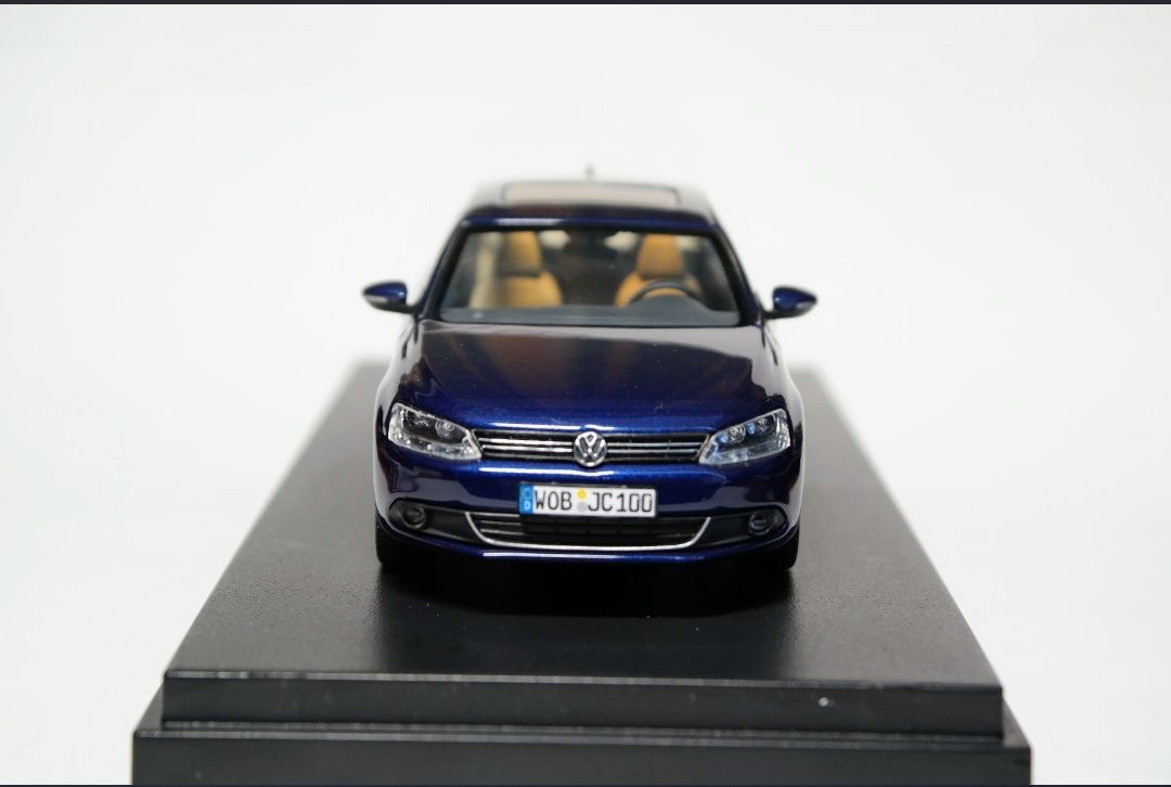 VW Volkswagen Jetta VI 2010 Blue Metallic Minichamps® skala 1:43