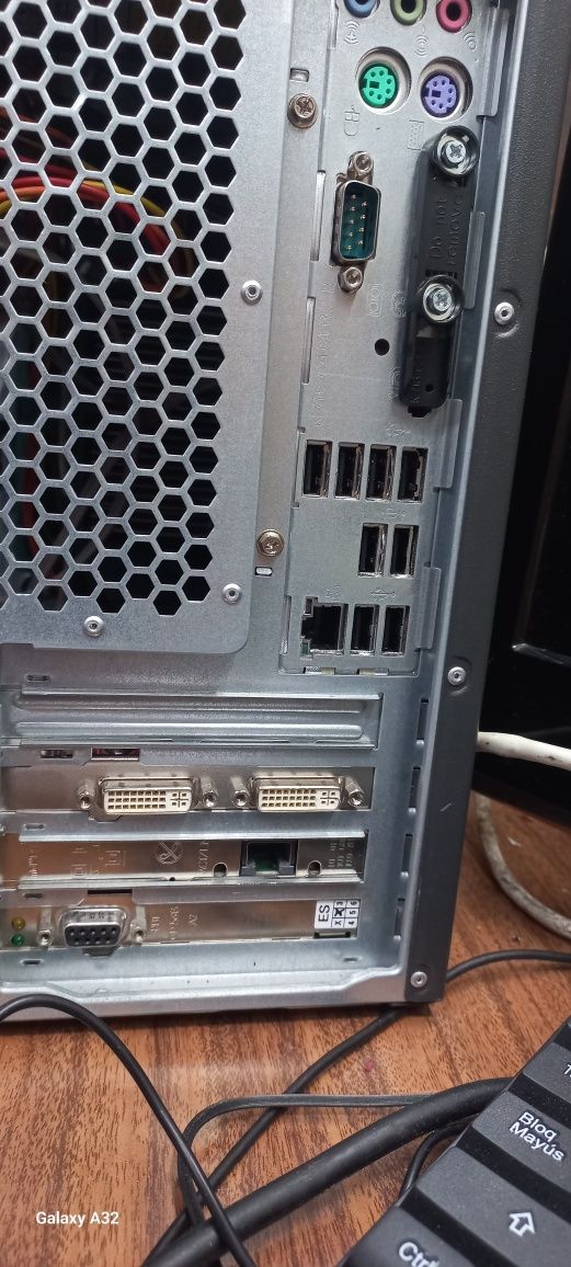 Computador fixo Fujitsu Celsius Core i7