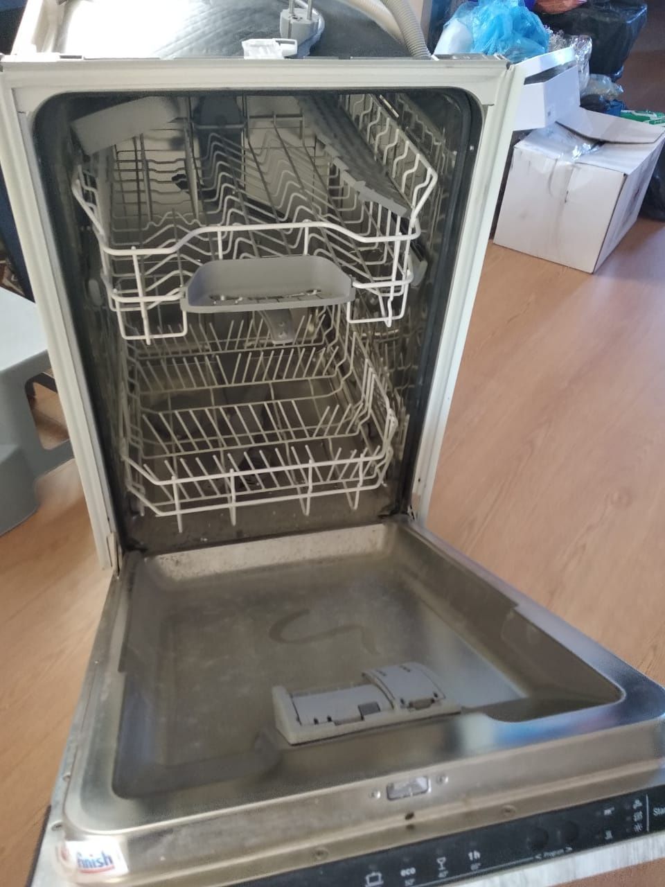 Продам посудомоечную машину
