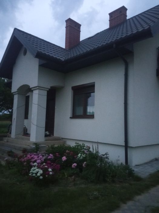 Sprzedam dom z budynkami gospodarczymi