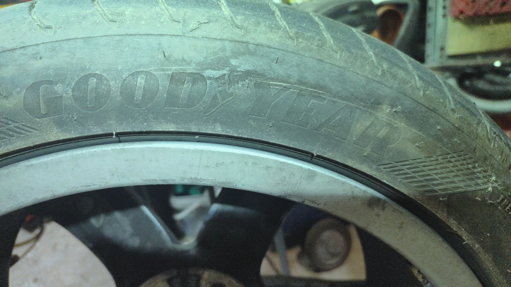 Sprzedam komplet felg wraz z oponami  Audi A6 C7 orginał