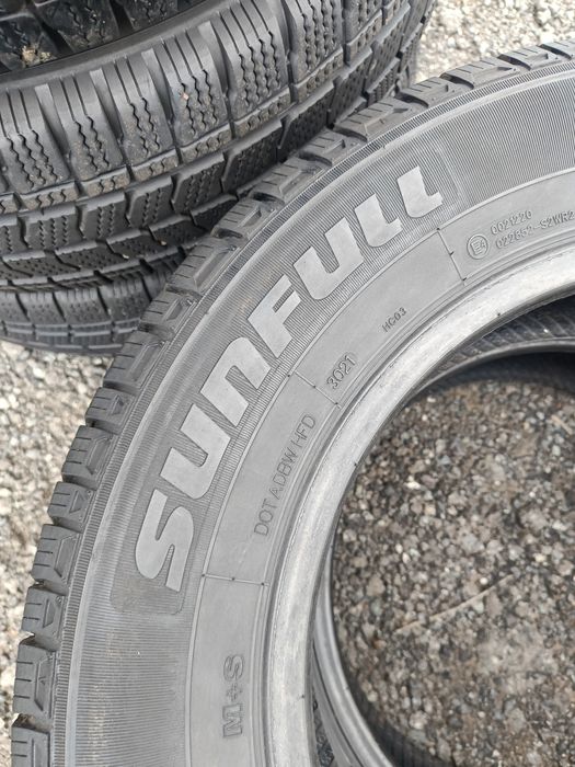 Opony Zimowe 215/65-16c Busy 2 Sztuki