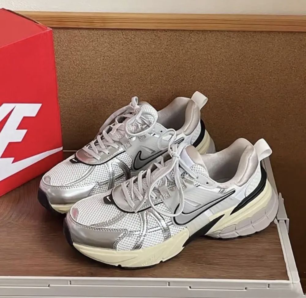 Nike V2K кросівки багато розмірів