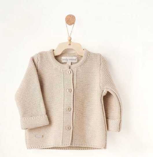 Ciepły sweterek dla niemowlaka – miękki i przytulny, unisex