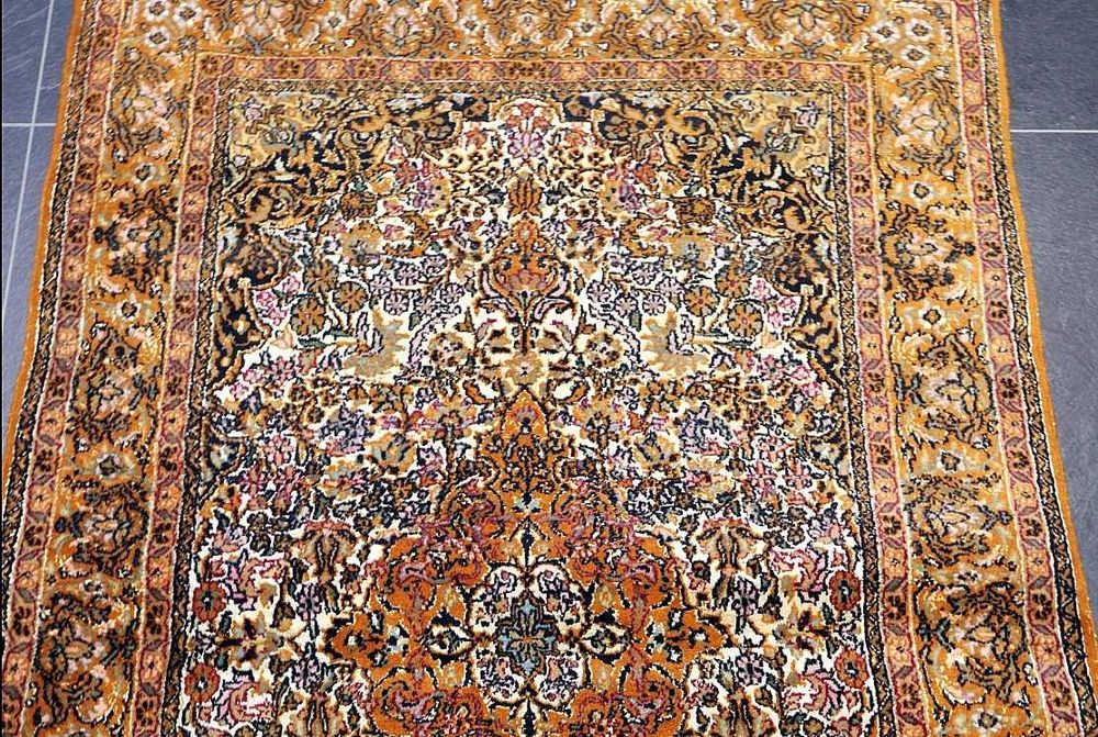 Valioso e raro Tapete original Persa GHOUM de Seda com 148cm x 96cm