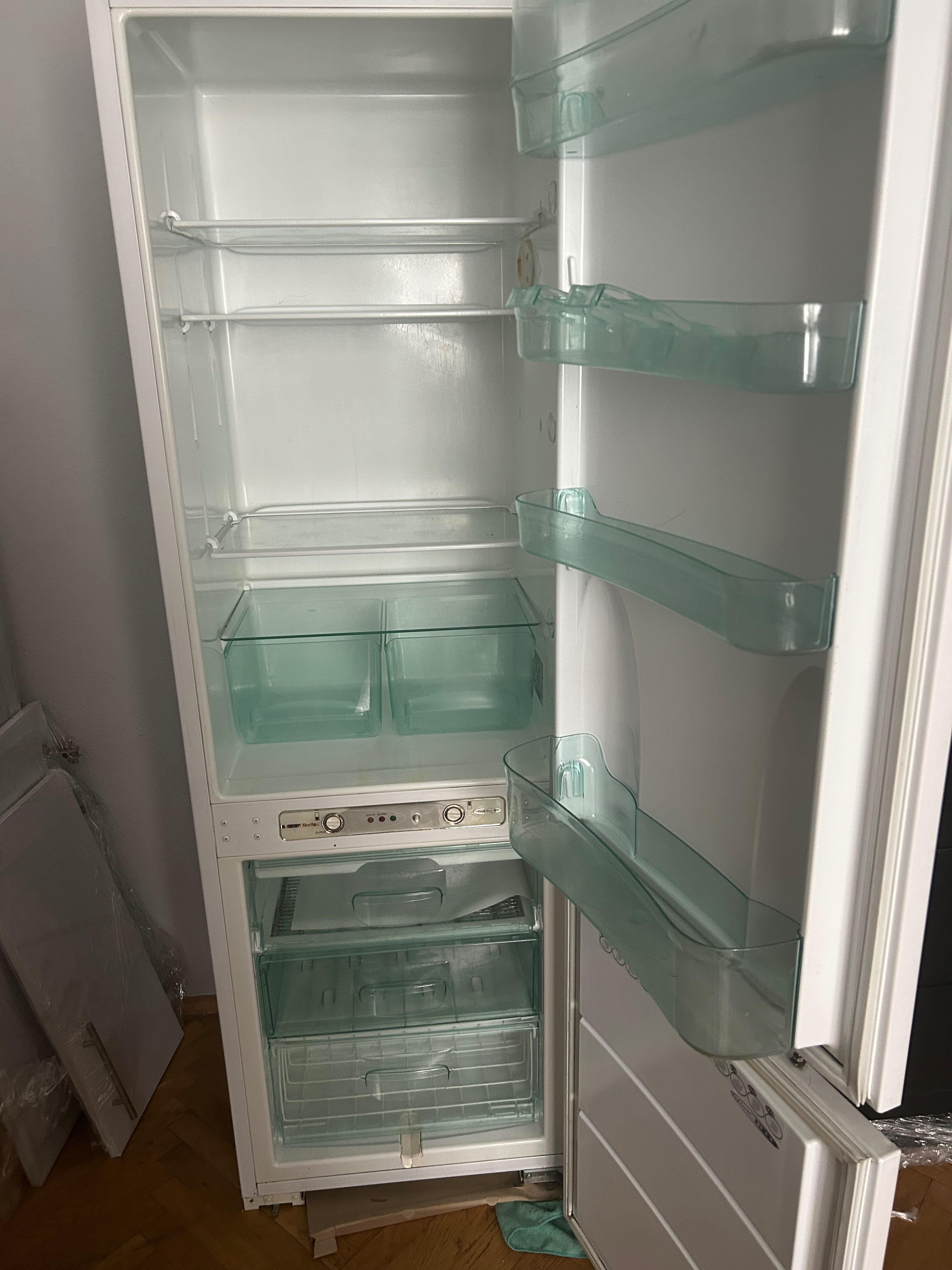 Lodówka do zabudowy AMICA