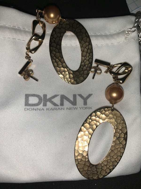 Długie kolczyki DKNY złote - stal chirurgiczna