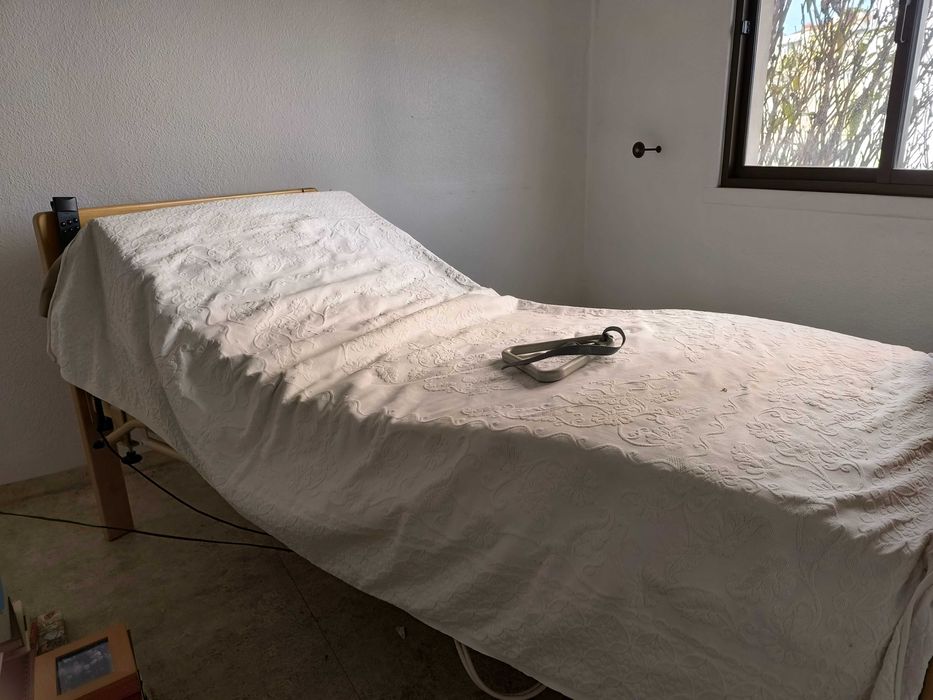 Cama articulada eléctrica