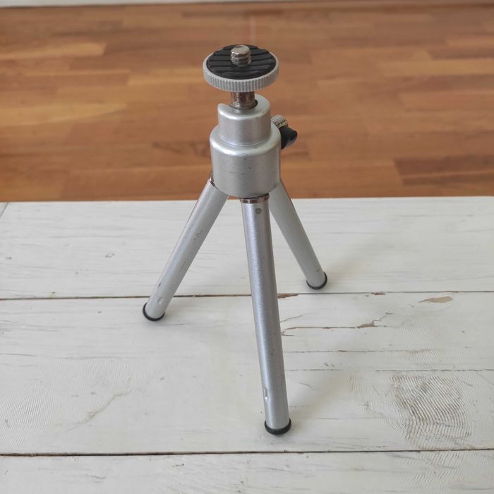 Мини штатив для фото аппарата.