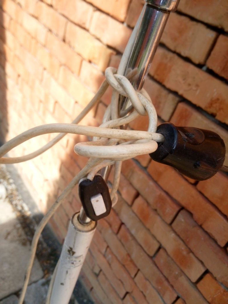 Lampa medyczna zabytek PRL .