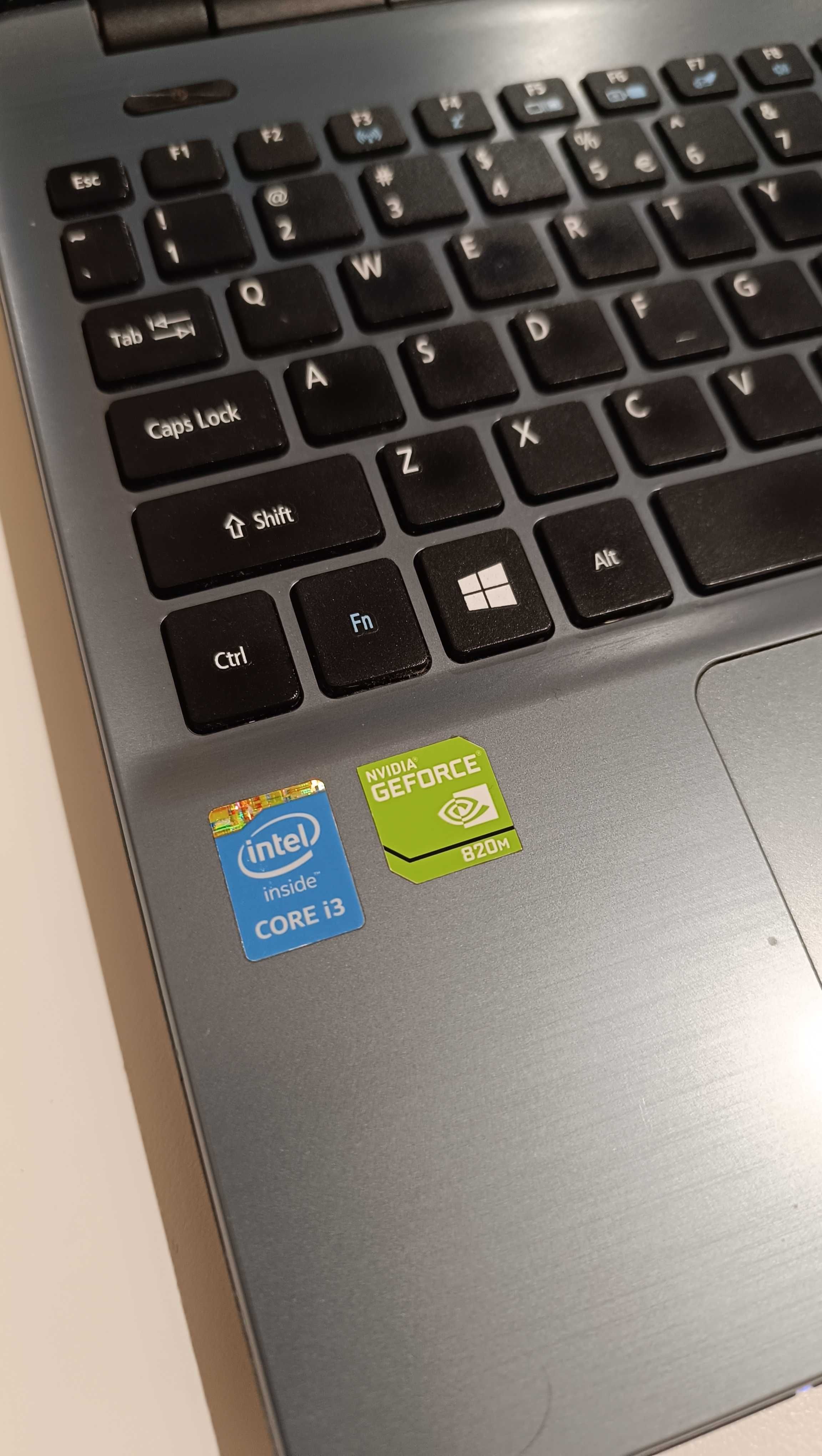 Laptop ACER Aspire E 15  (E5-571G-39Q2) / NVIDIA GeForce  820M 1GB