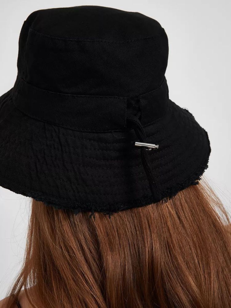 Женская панамка jacquemus жакмюс джекмюс чорна жіноча панама черная