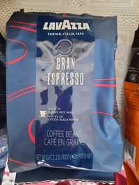 Кофе Lavazza зерно.