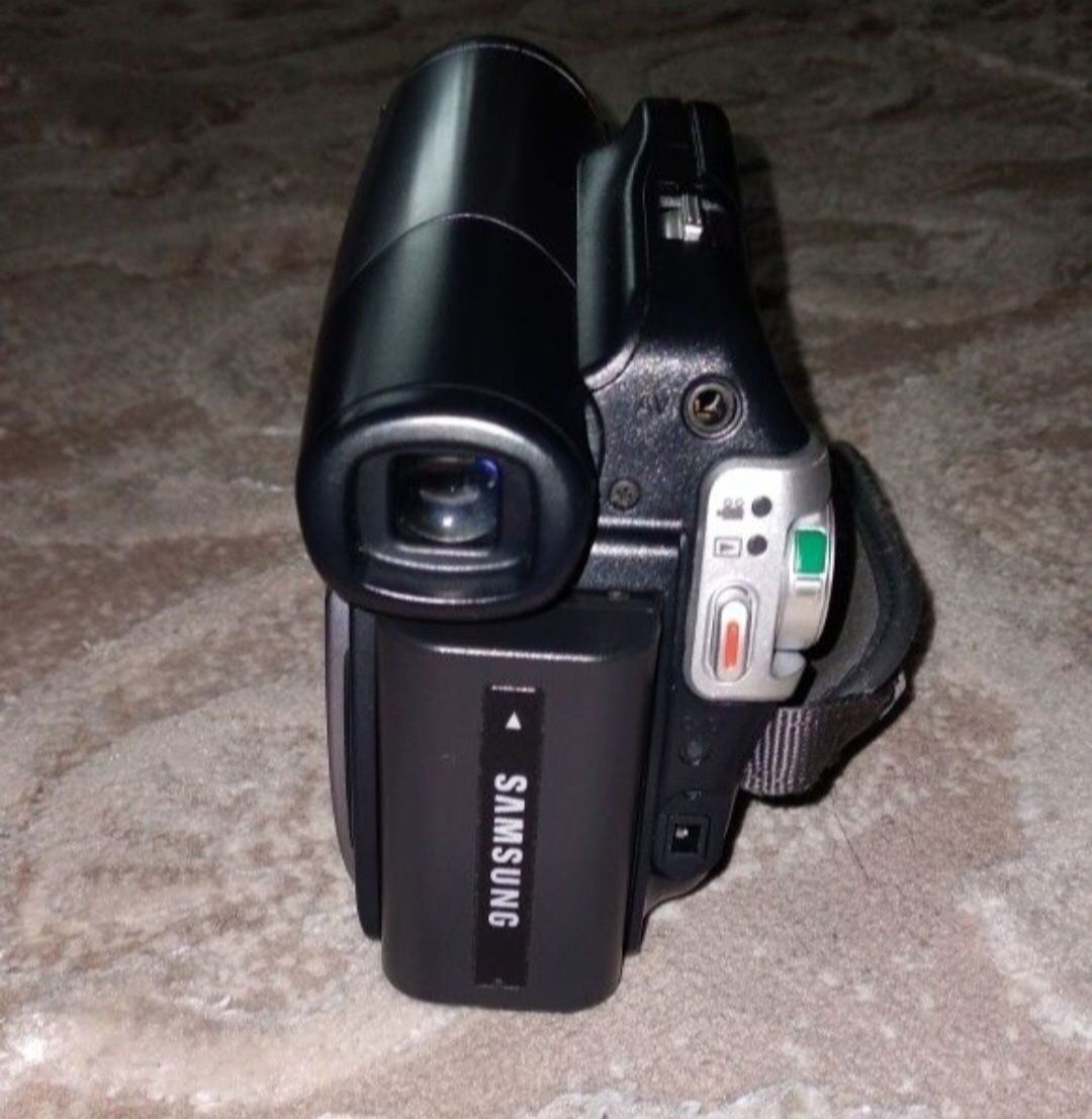 Продам відеокамеру Самсунг