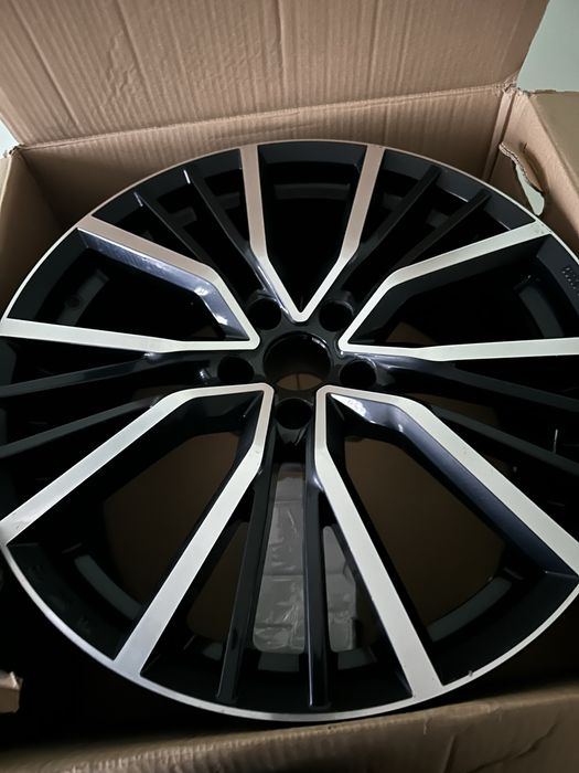 Диски на Audi Q8