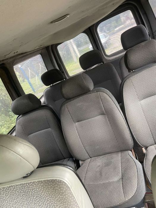 Автомобіль Опель Мовано 2005 року