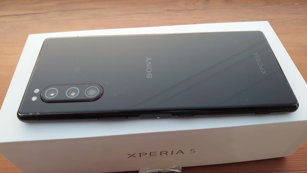 продам Sony Xperia 5 J9210 6/128GB Black (2SIM)