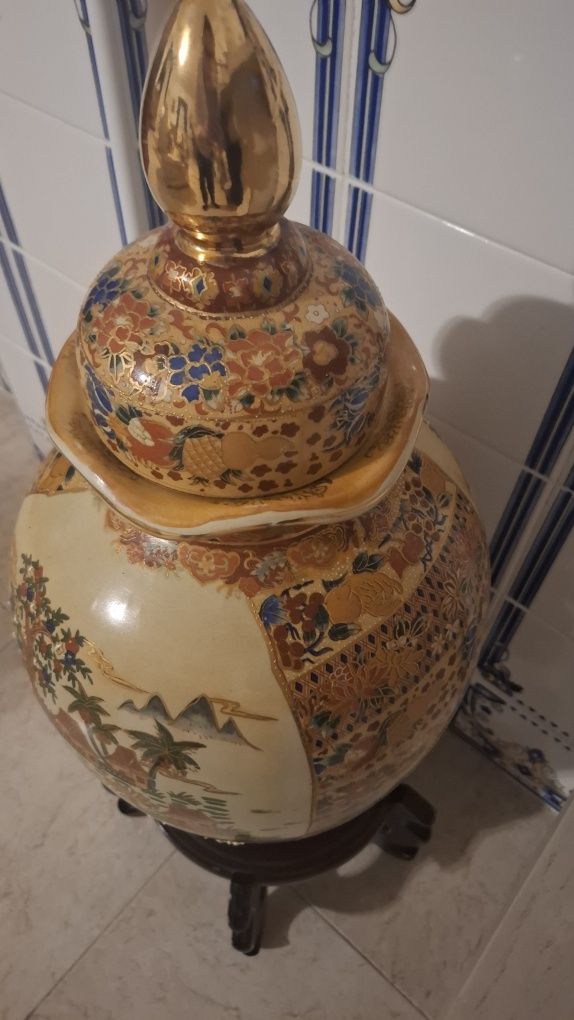Jarrão com suporte