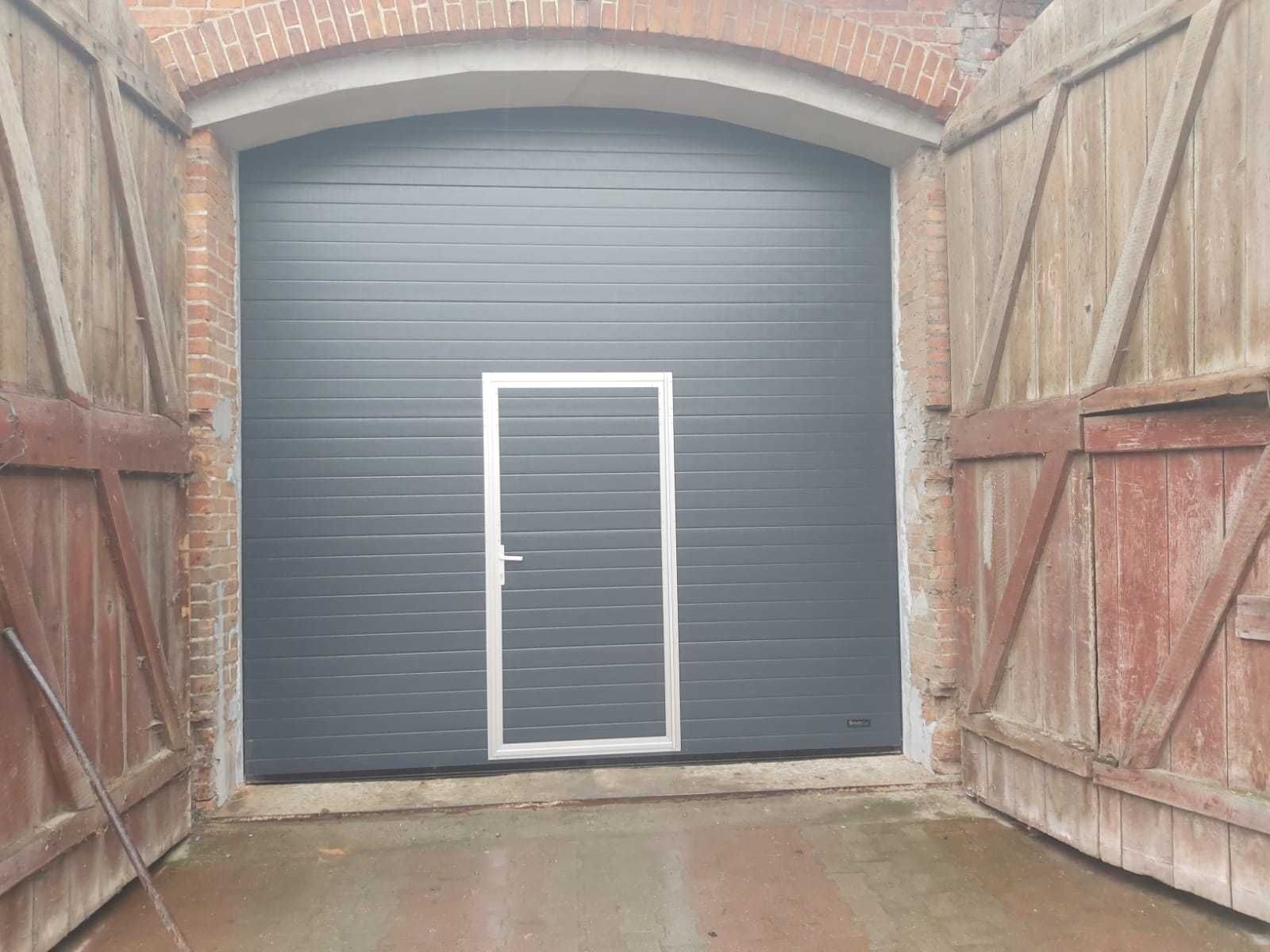 Duże drzwi garażowe 3x3 m, bramy segmentowe przemysłowe. Krótki termin