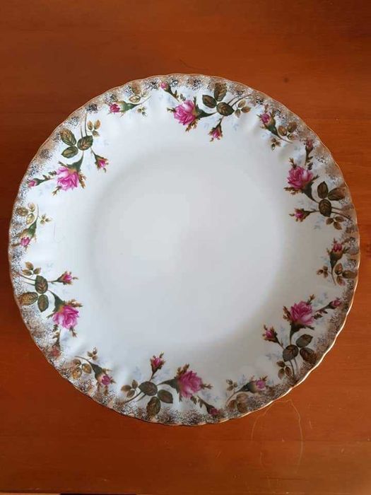 Porcela z fabryki Chodzież, fason Iwona