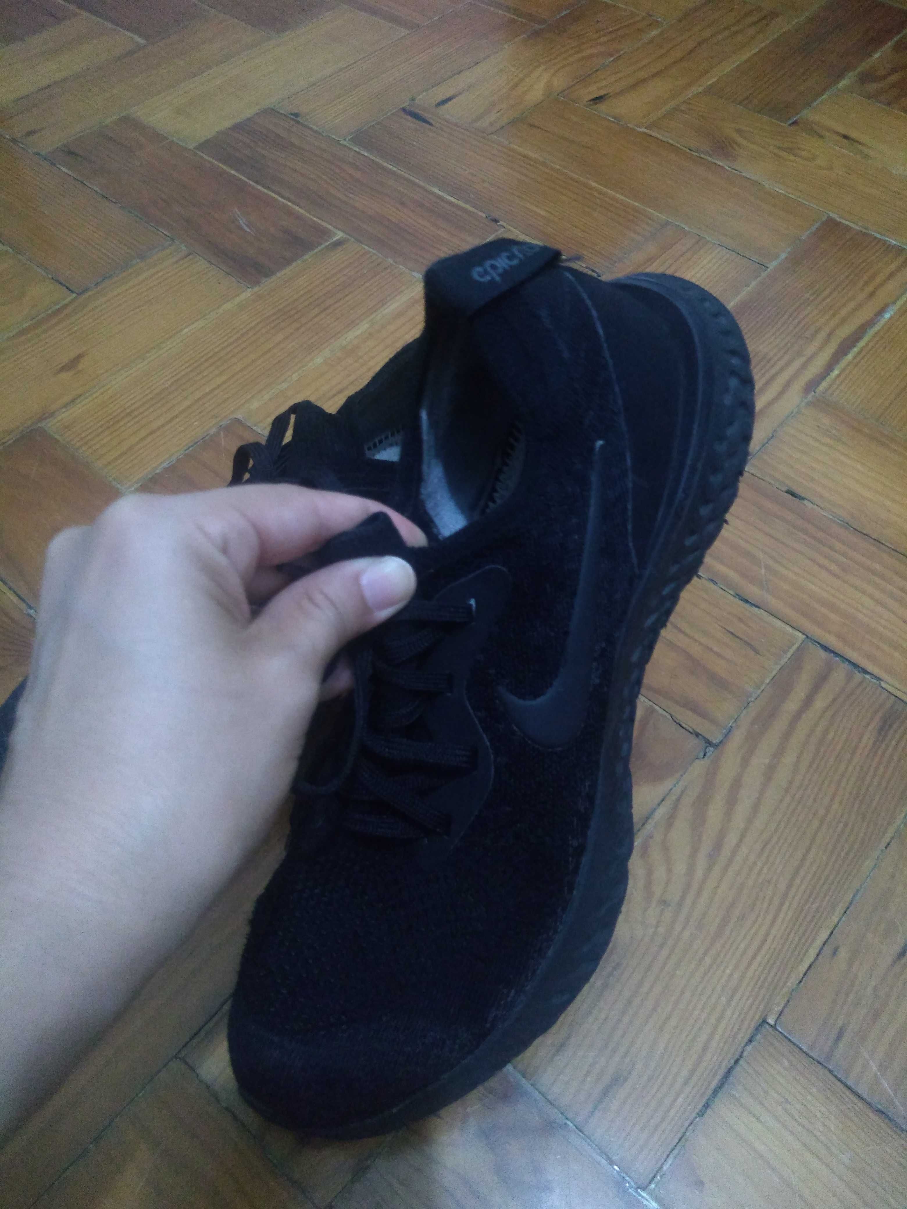 Tênis Nike em boas condições