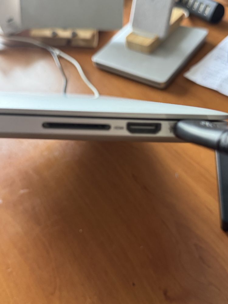 MacBook Pro retina 15” i7 16 GB RAM 512GB SSD. Meados de 2014.