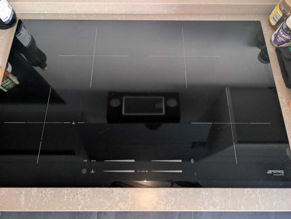 Placa de Indução SMEG SI7844B ENCASTRADO (usado mas em ótimo estado)