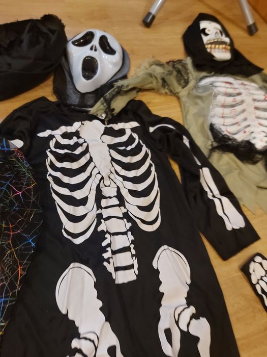 Zestaw na HALLOWEEN maska strój